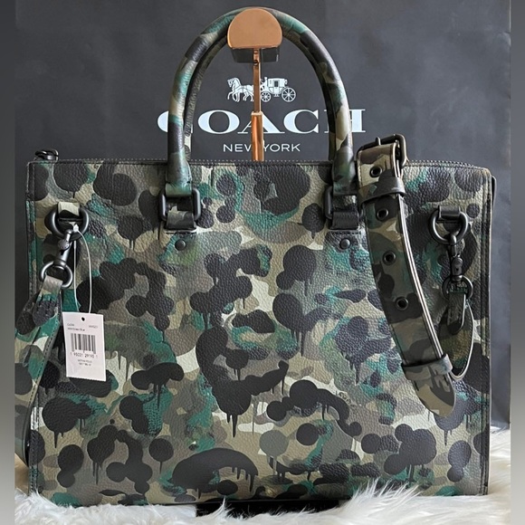 💰SOLD - C6396 - Coach Gotham Folio With Camo Print - Picture 6 of 10
